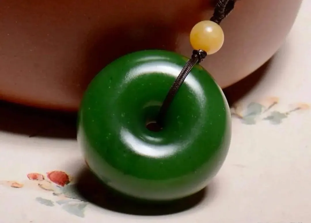 白菜價(jià) vs 天價(jià)！和田玉碧玉的&ldquo;貧富&rdquo;差距，全在這篇文章里！